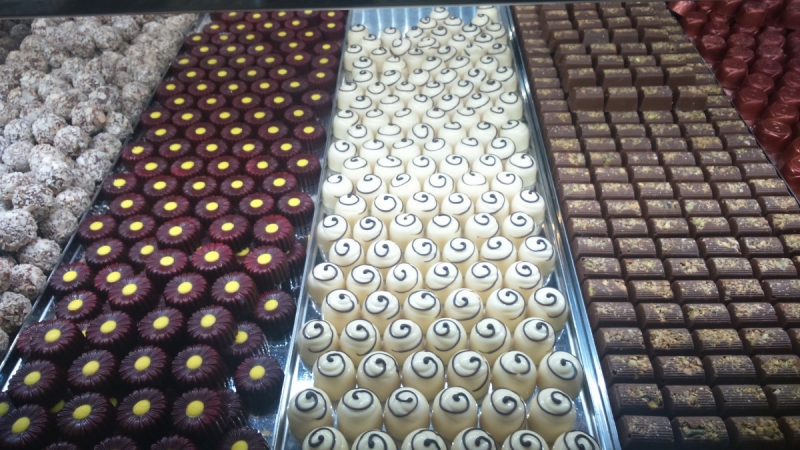 vente-ST ANTONIN-min_chocolates_milk_chocolate_white_chocolate_truffles_candy_food_treat_cacao-1213769